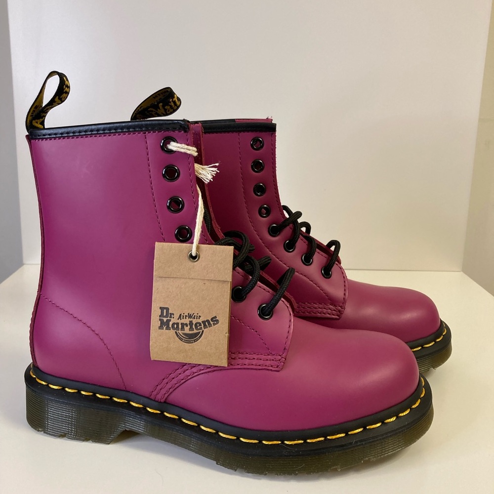 NEW-Dr.Martens 1460 boots, size 6, fuchsia color